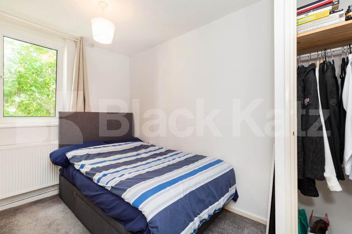 spacious split lever 3 bedroom with large balcony a short walk to underground Sanders Way, Archway